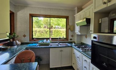 HERMOSA CASA CON VISTA Y ACCESO A LAGO VILLARRICA