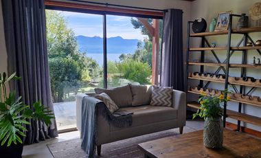 HERMOSA CASA CON VISTA Y ACCESO A LAGO VILLARRICA
