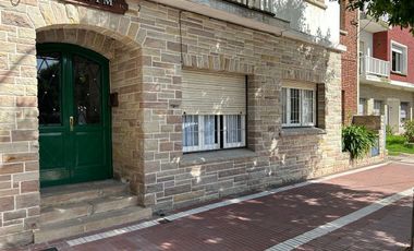 Venta depto 4 ambientes + dependecia Miramar
