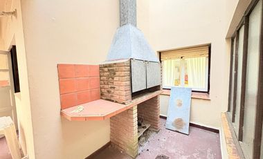 Venta depto 4 ambientes + dependecia Miramar