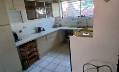 SE VENDE GRAN CASA DE 6 D 3 B, ESTAC Y SUBTE EN CERRO ALEGRE