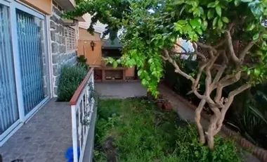SE VENDE GRAN CASA DE 6 D 3 B, ESTAC Y SUBTE EN CERRO ALEGRE