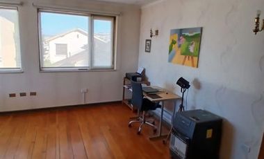 SE VENDE GRAN CASA DE 6 D 3 B, ESTAC Y SUBTE EN CERRO ALEGRE