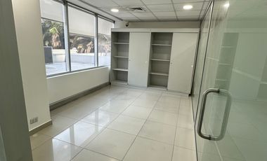 OFICINA 6 PRIVADOS Y 2 ESTACIONAMIENTOS