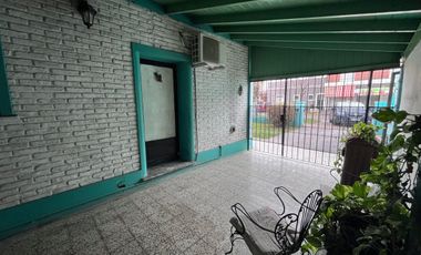 Casa 3 dormitorios fondo jardín pileta garage