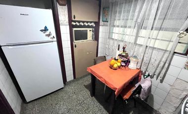 Casa 3 dormitorios fondo jardín pileta garage