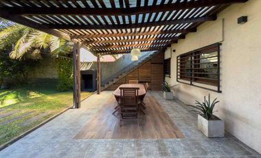CASA EN VENTA BERAZATEGUI 4 DORMITORIOS PARQUE