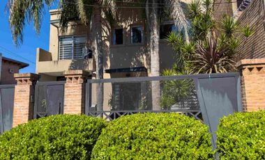 CASA EN VENTA BERAZATEGUI 4 DORMITORIOS PARQUE