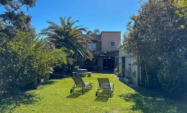 CASA EN VENTA BERAZATEGUI 4 DORMITORIOS PARQUE
