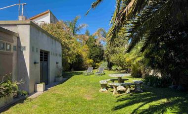 CASA EN VENTA BERAZATEGUI 4 DORMITORIOS PARQUE