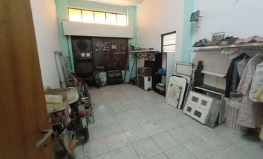 VENTA CASA 4 AMB + 2 LOCALES MORON