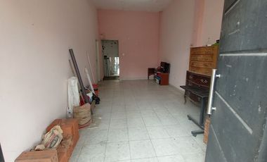 VENTA CASA 4 AMB + 2 LOCALES MORON