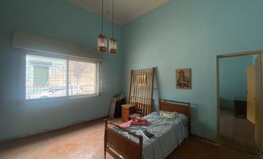¡CASA EN ESQUINA A REFACCIONAR - FOT 3 + SÓTANO!