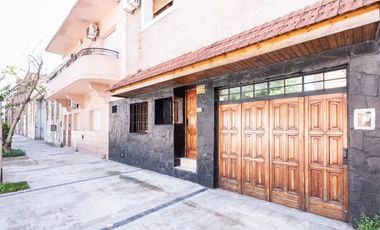 CASA PH  EN EL CENTRO DE GERLI  APTO CREDITO!!