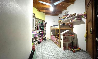 VENTA CHALET DE DOS PLANTAS EN ADROGUE