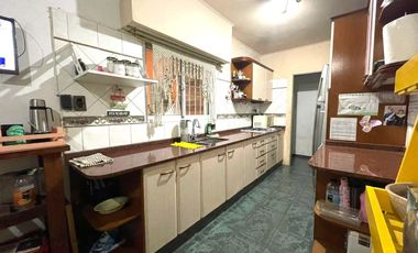 VENTA CHALET DE DOS PLANTAS EN ADROGUE