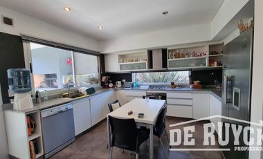 Casa 4 ambientes desarrollada en planta baja. Altos de Hudson II