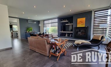 Casa 4 ambientes desarrollada en planta baja. Altos de Hudson II