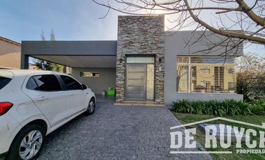 Casa 4 ambientes desarrollada en planta baja. Altos de Hudson II