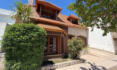 VENTA IMPORTANTE CASA EN RONDEAU 572. MACROCENTRO