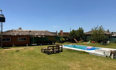 CASA QUINTA EN MÁXIMO PAZ CON PISCINA Y QUINCHO