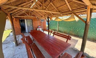 CASA QUINTA EN MÁXIMO PAZ CON PISCINA Y QUINCHO