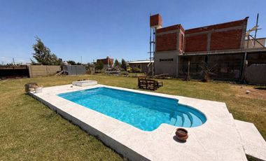 CASA QUINTA EN MÁXIMO PAZ CON PISCINA Y QUINCHO
