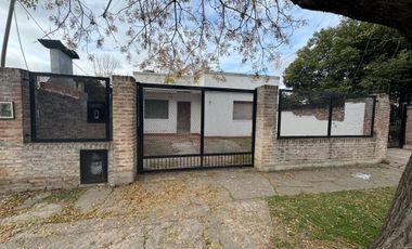 CASA 2 AMBIENTES EN VENTA RAFAEL CALZADA EN BLOQUE