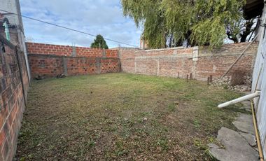 CASA 2 AMBIENTES EN VENTA RAFAEL CALZADA EN BLOQUE