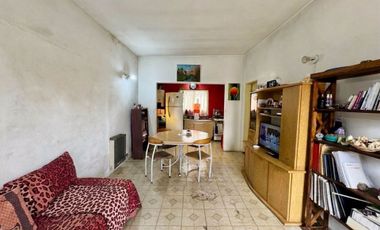 CASA 2 AMBIENTES EN VENTA RAFAEL CALZADA EN BLOQUE