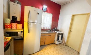 CASA 2 AMBIENTES EN VENTA RAFAEL CALZADA EN BLOQUE