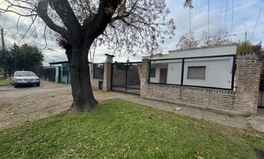 CASA 2 AMBIENTES EN VENTA RAFAEL CALZADA EN BLOQUE