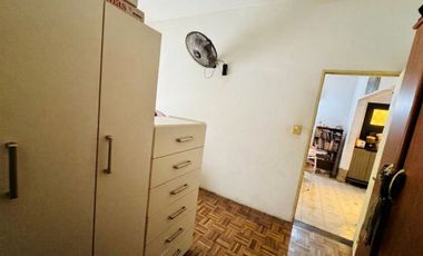 CASA 2 AMBIENTES EN VENTA RAFAEL CALZADA EN BLOQUE
