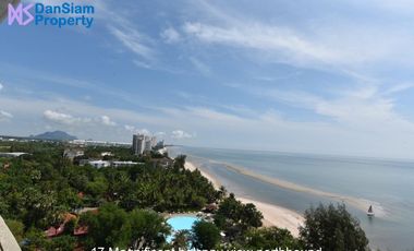 Beachfront Condo with Stunning Sea View at Sandy Beach