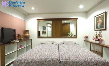 Beachfront Condo with Stunning Sea View at Sandy Beach