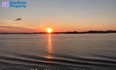 Beachfront Condo with Stunning Sea View at Sandy Beach