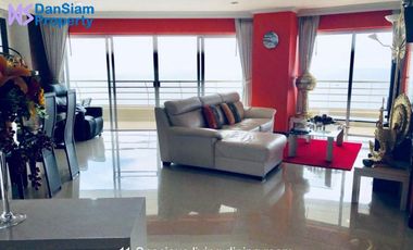 Beachfront Condo with Stunning Sea View at Sandy Beach