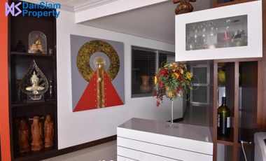 Beachfront Condo with Stunning Sea View at Sandy Beach