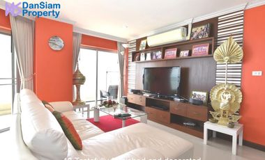 Beachfront Condo with Stunning Sea View at Sandy Beach