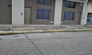 Monoambiente en alquiler en Morón, con entrepiso funcional como dormitorio