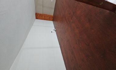 Monoambiente en alquiler en Morón, con entrepiso funcional como dormitorio