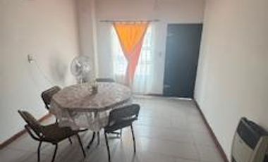 Propiedad con cinco departamentos. dos tienen dos dormitorios y dependencias y tres tienen un dormitorio. Todos amoblados, ideal para inversión.-