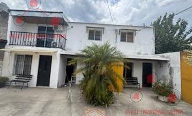 Propiedad con cinco departamentos. dos tienen dos dormitorios y dependencias y tres tienen un dormitorio. Todos amoblados, ideal para inversión.-