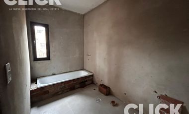 Venta - Casa con jardín - Don Torcuato