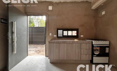 Venta - Casa con jardín - Don Torcuato