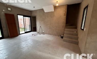 Venta - Casa con jardín - Don Torcuato