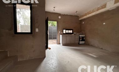 Venta - Casa con jardín - Don Torcuato