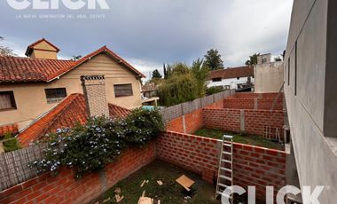 Venta - Casa con jardín - Don Torcuato