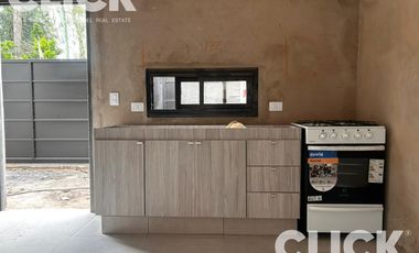 Venta - Casa con jardín - Don Torcuato