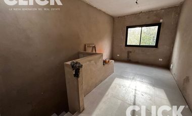 Venta - Casa con jardín - Don Torcuato